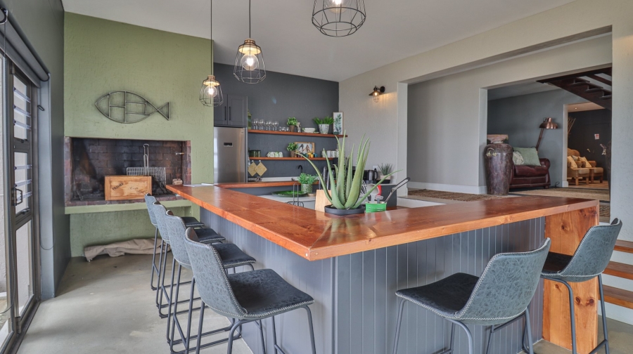 6 Bedroom Property for Sale in Moquini Coastal Estate Western Cape